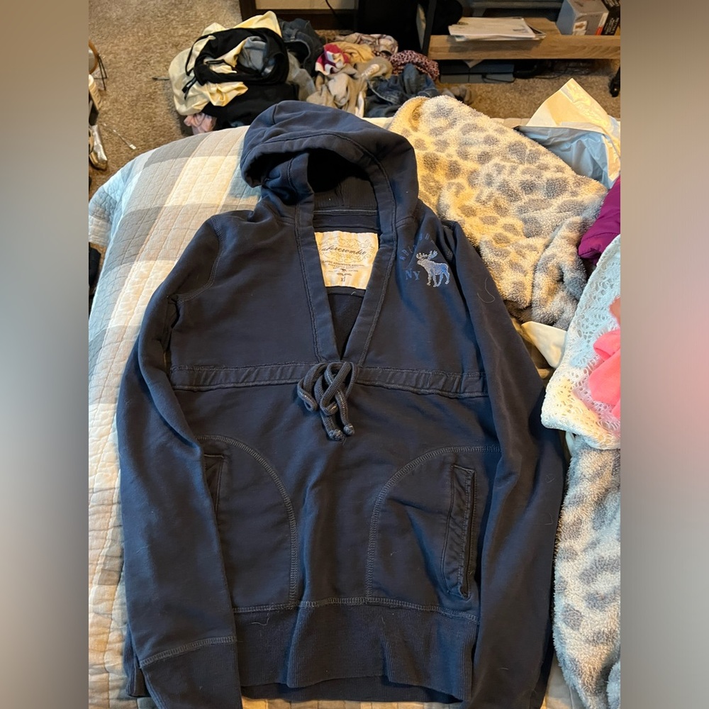 Vintage arecrombie hoodie, kids size xl